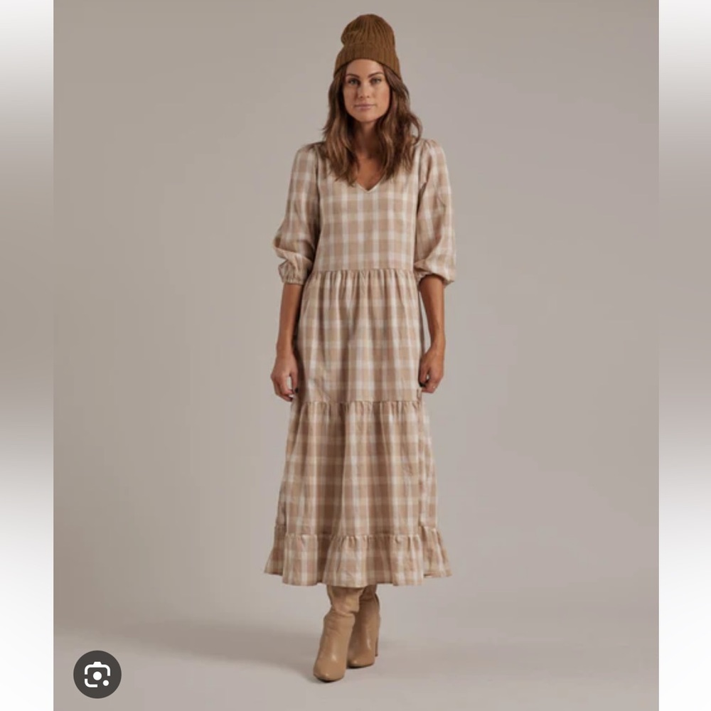 Rylee and Cru Gilliam Dress -Putty size large